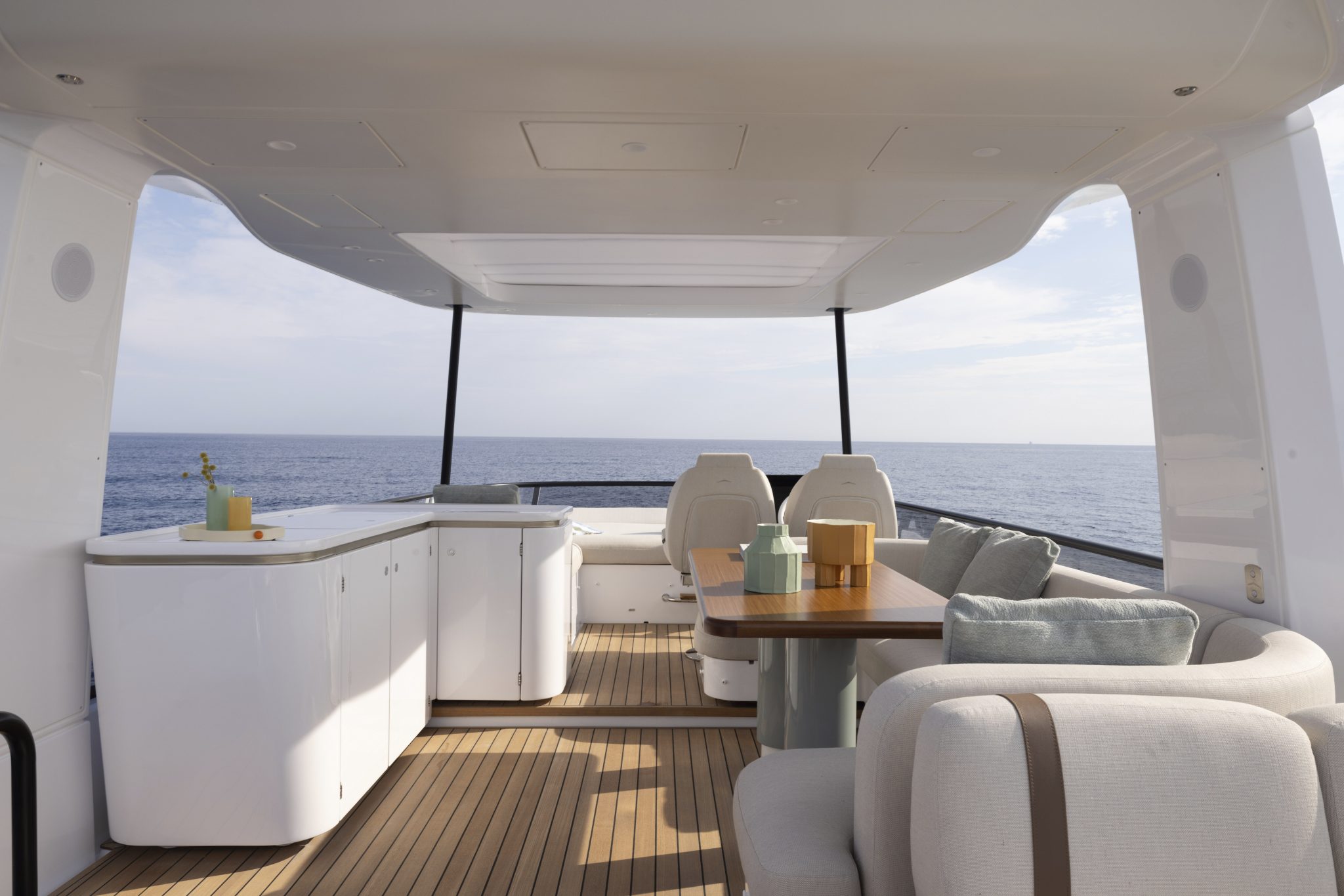 62 Flybridge 1